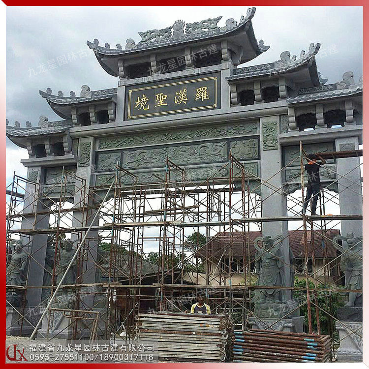 三门五楼石雕牌坊