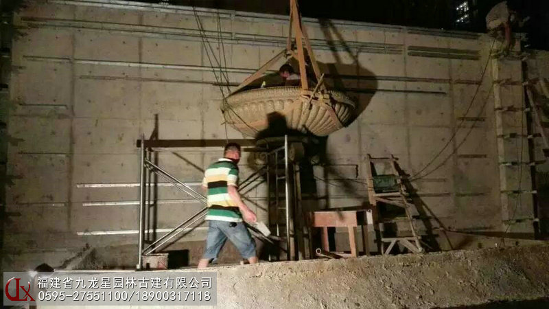 石雕水钵图片