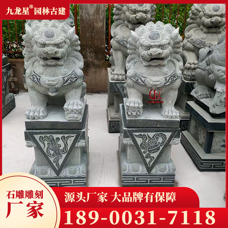 墓地狮子图片